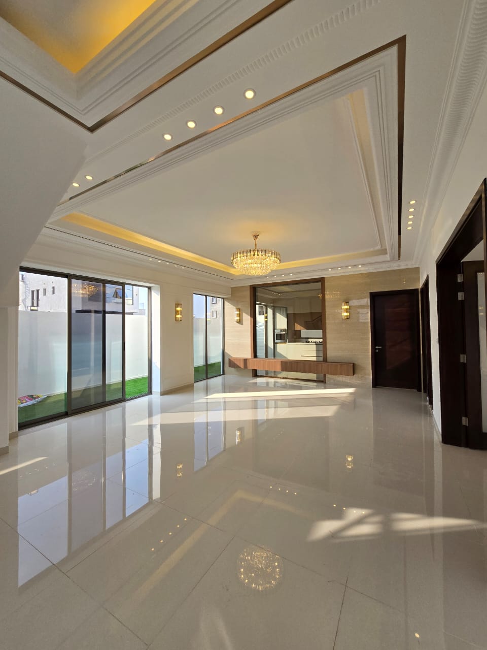The Royal Looks Very Executive Prime location near by main road Luxury Design villa for sale in Al Hellio 2 Ajman.
