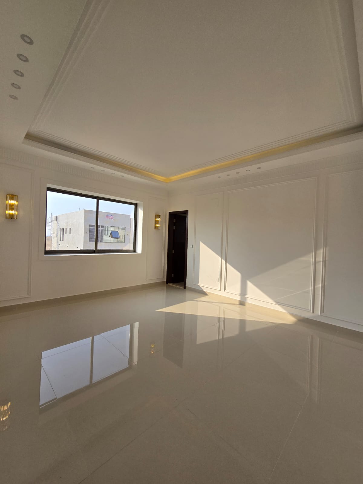 The Royal Looks Very Executive Prime location near by main road Luxury Design villa for sale in Al Hellio 2 Ajman.