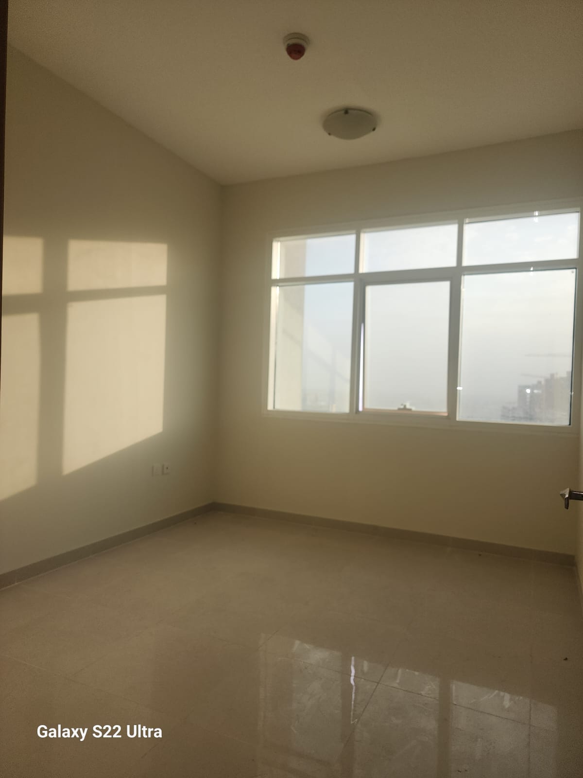 AMAZING APARTMENT AVAILABLE IN GULF TOWER! pay 189,667 NOW and get the keys .