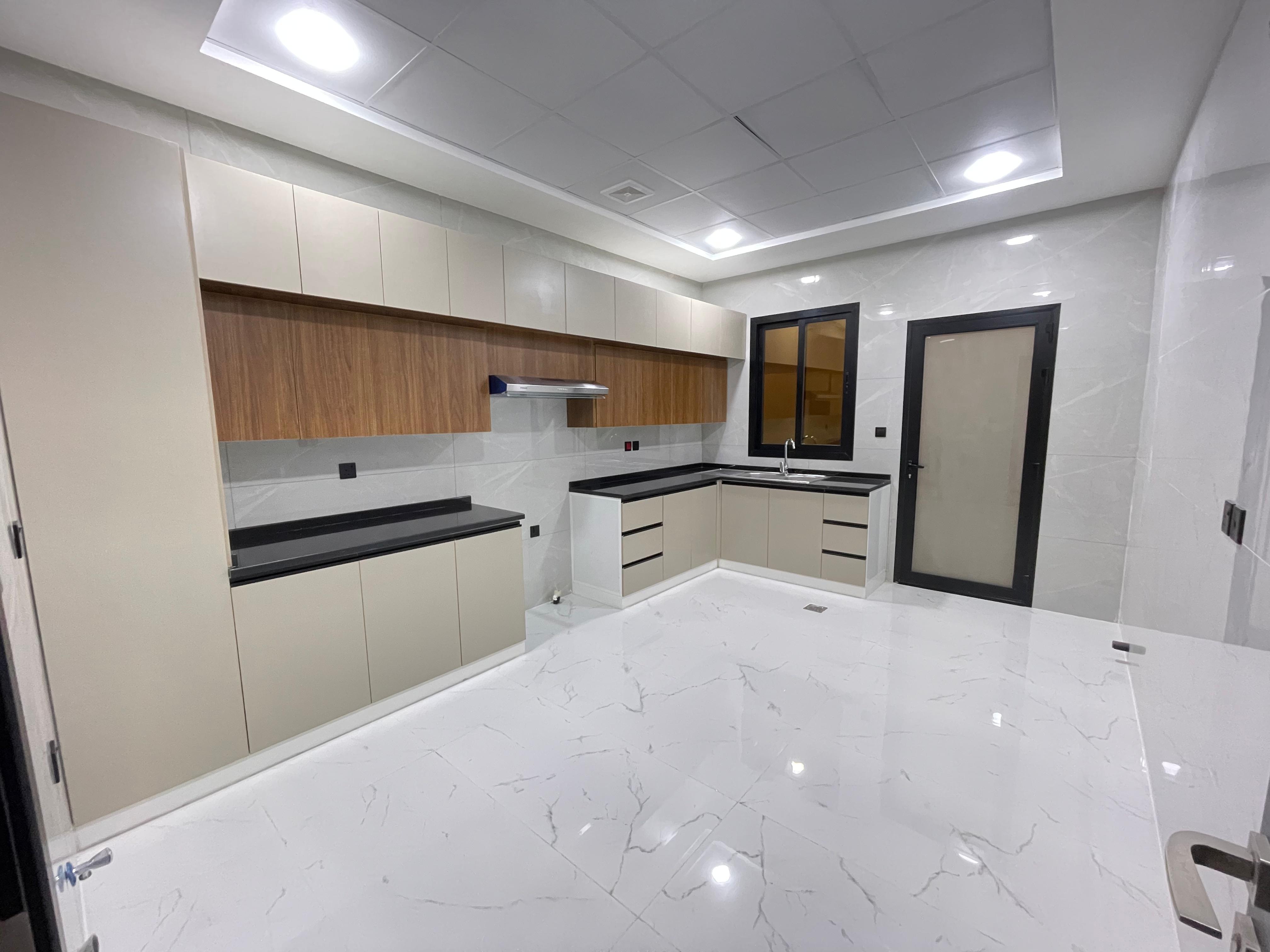 Al Hellio 2, Prime Location Residential luxury executive ready villa for sale in Attractive price