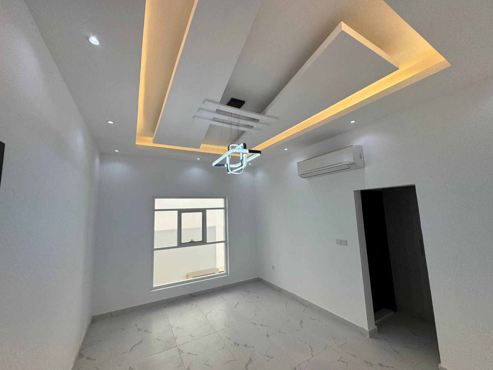 A brand new luxury villa ready for rent in Al Yasmeen