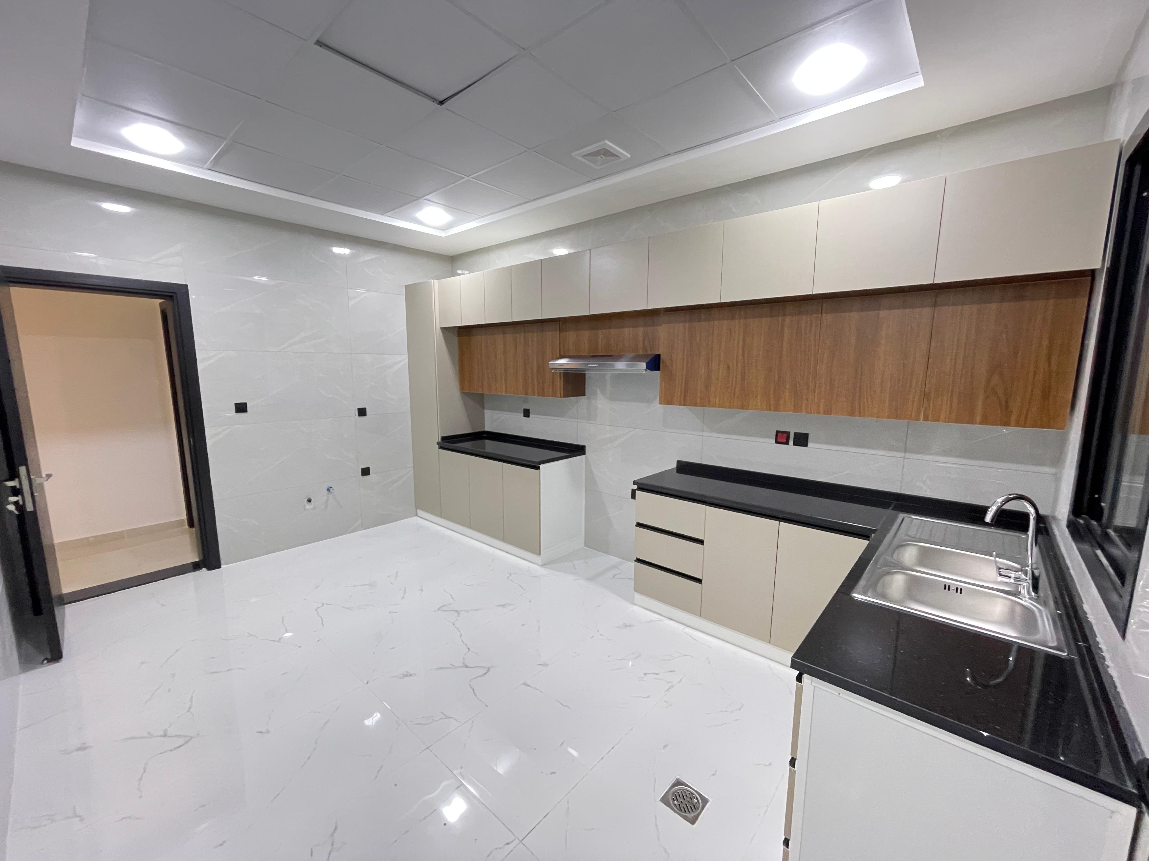 Al Hellio 2, Prime Location Residential luxury executive ready villa for sale in Attractive price