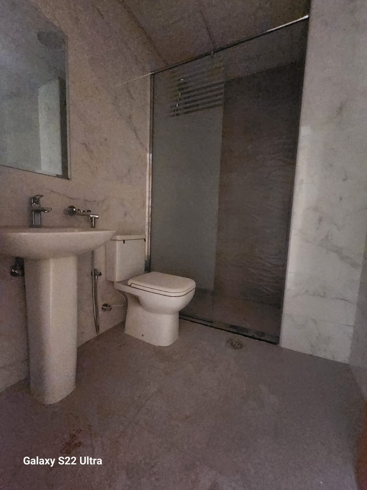 AMAZING APARTMENT AVAILABLE IN GULF TOWER! pay 189,667 NOW and get the keys .
