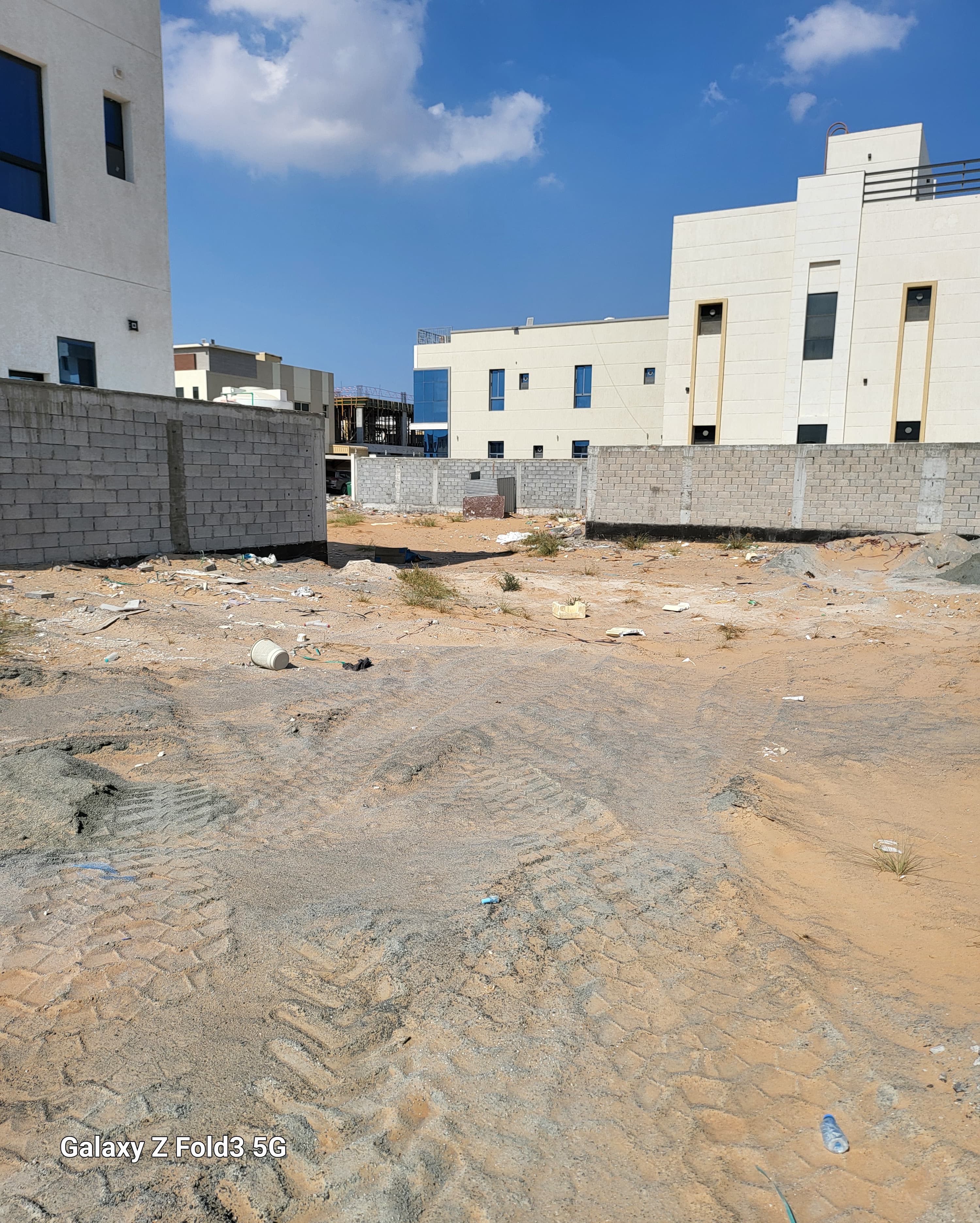 Great Invesment Opportunity Prime Located Town House Plots for sale al Yasmeen ( No Transfer fess)