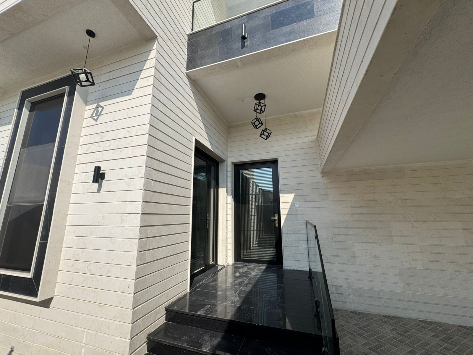 A brand new luxury villa ready for rent in Al Yasmeen