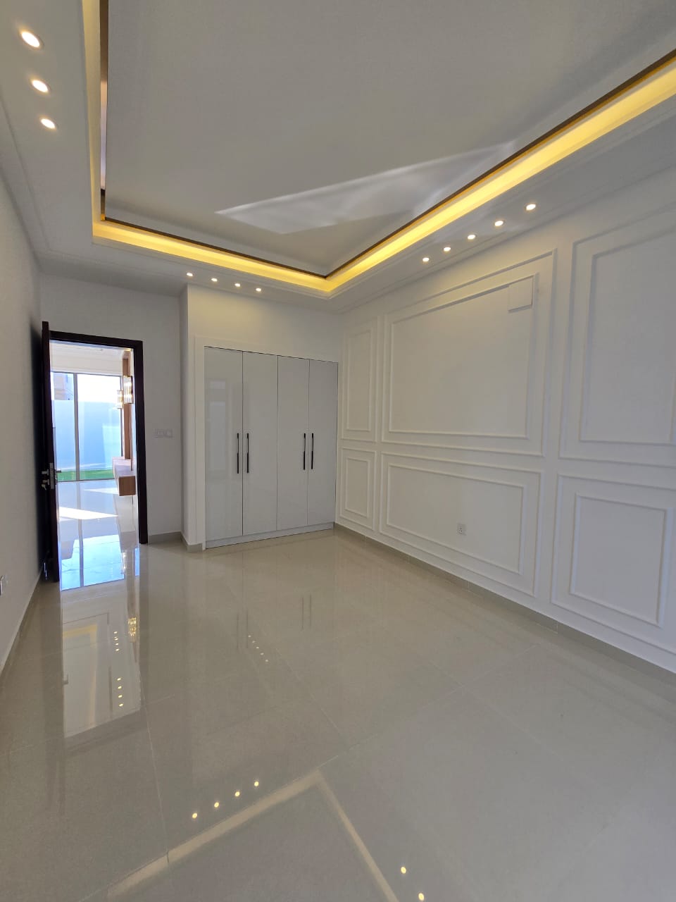 The Royal Looks Very Executive Prime location near by main road Luxury Design villa for sale in Al Hellio 2 Ajman.