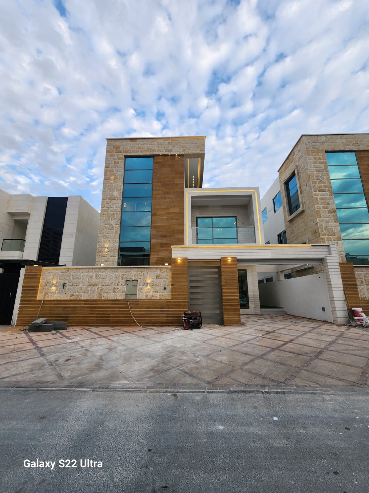The Royal Looks Very Executive Prime location near by main road Luxury Design villa for sale in Al Hellio 2 Ajman.