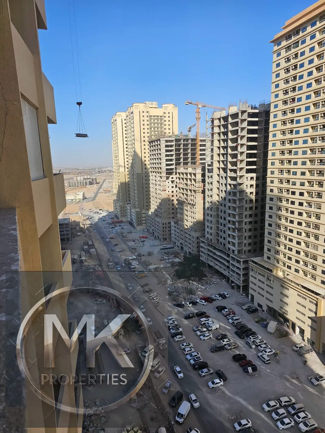 EMPTY 2 BHK FOR SALE IN LILIES TOWER 1550 SQFT WITH PARKING + DOUBBLE BALCONY
