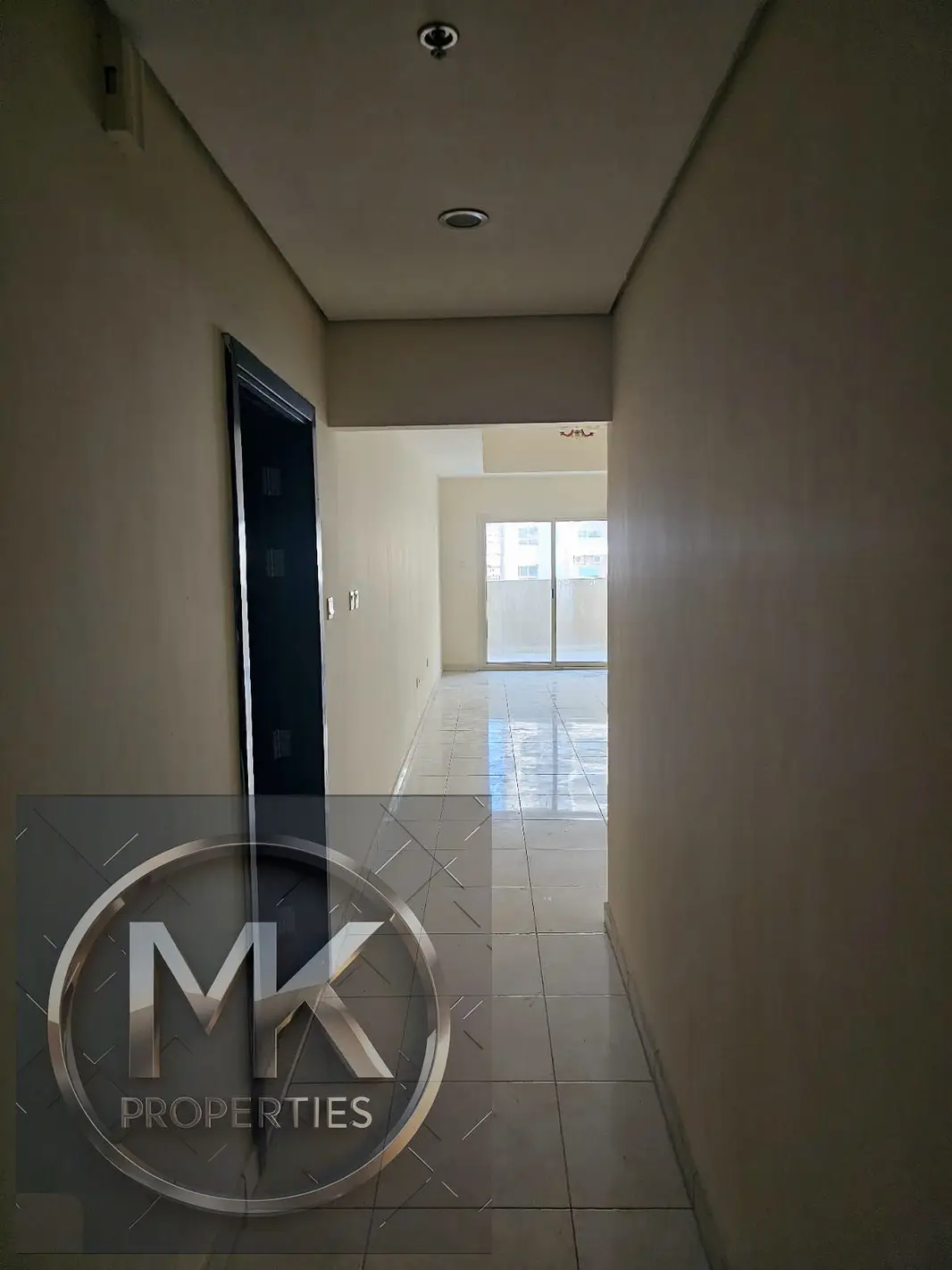 EMPTY 2 BHK FOR SALE IN LILIES TOWER 1550 SQFT WITH PARKING + DOUBBLE BALCONY