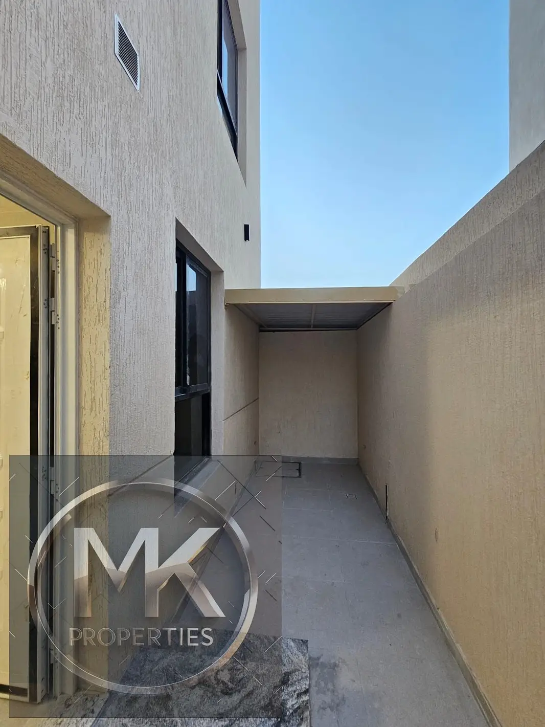 The Ready Luxurious Design Townhouse Villa in Al Hellio 2 near by Masjid Main Road including registration transfer fees