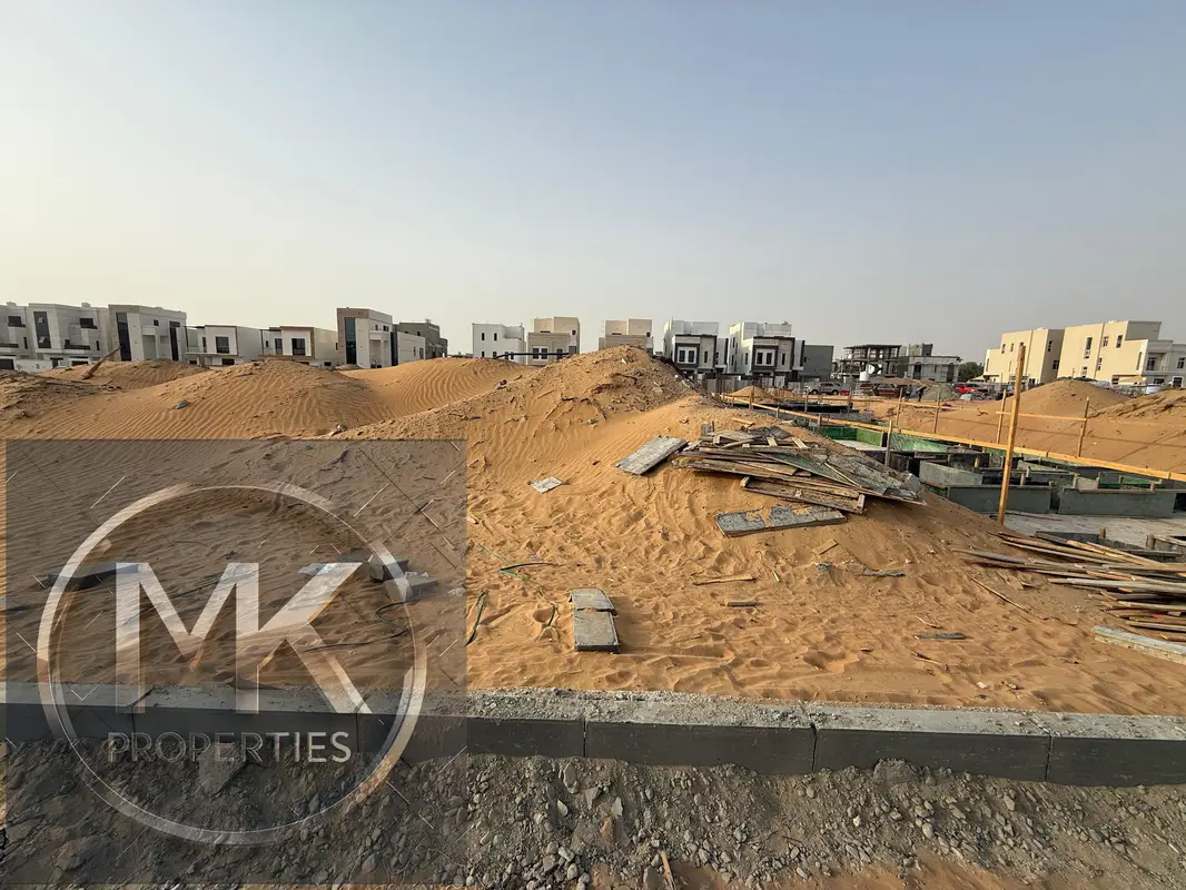 IN AL Helio center 1722 SQFT Super hot location Next to Main road Price 460k