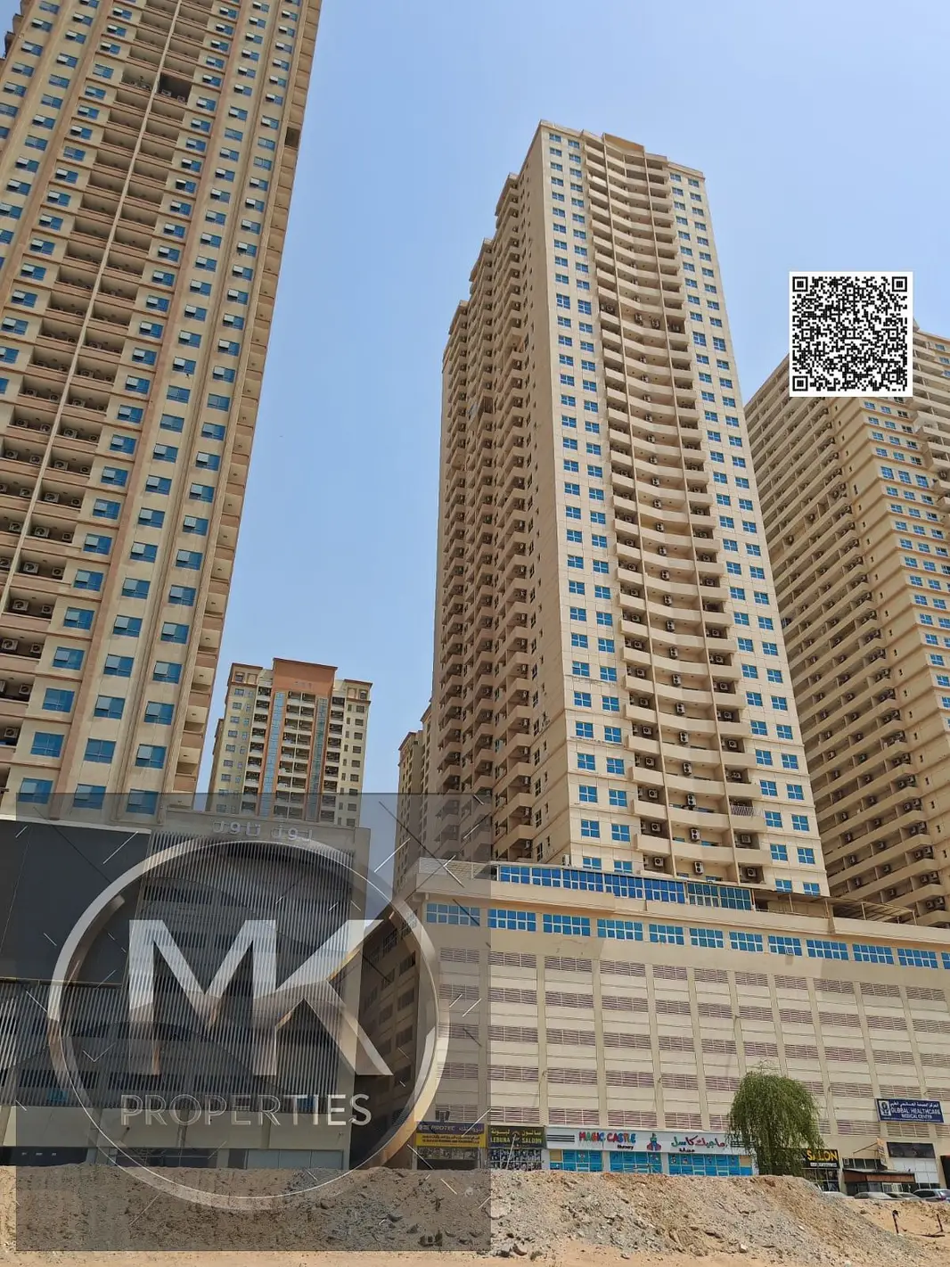 HOT OFFER" SPACIOUS OPEN VIEW 3 BHK IN LAVENDER TOWER (WITH PARKING) SPACIOUS, ELEGANT & AFFORDABLE.