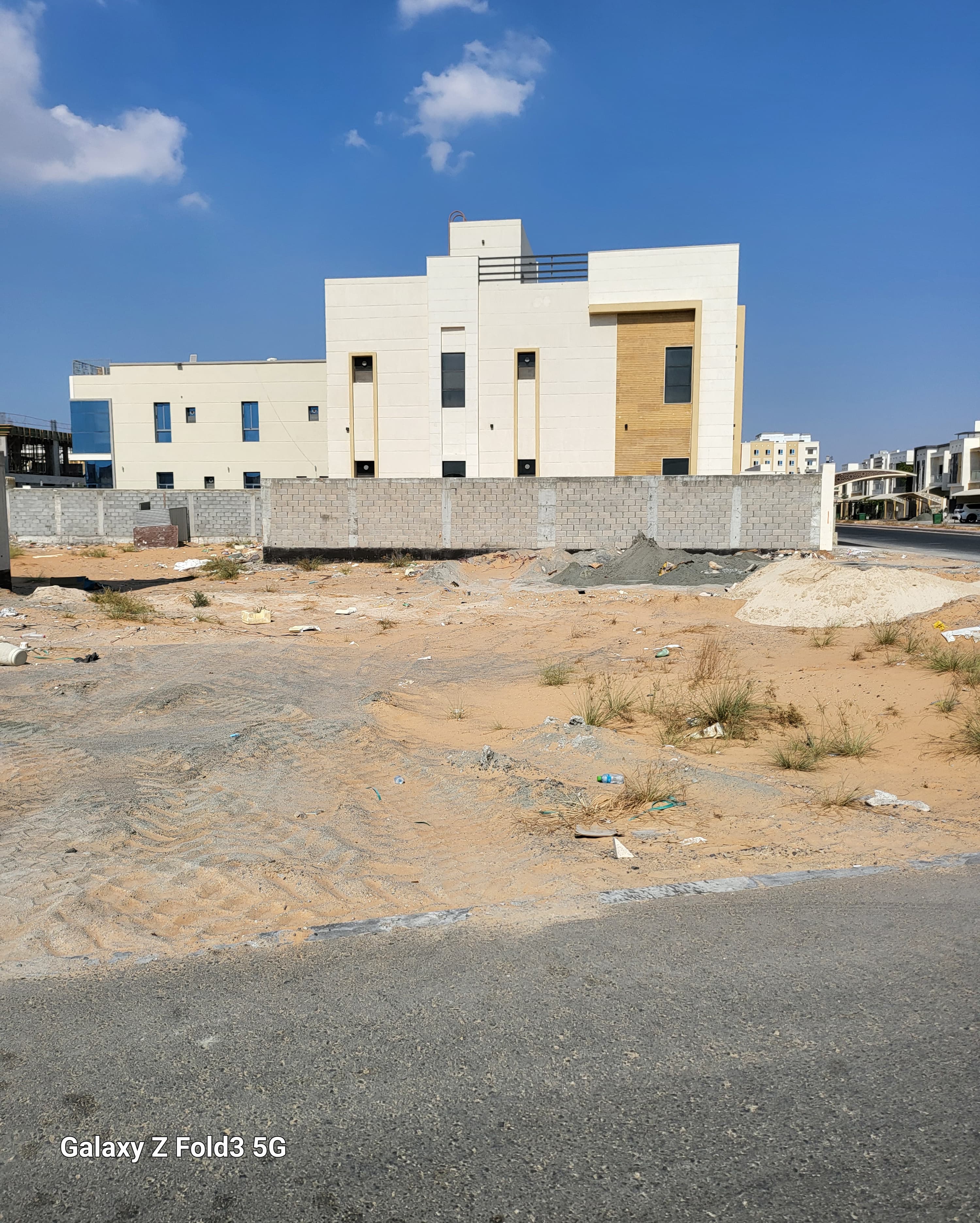 Great Invesment Opportunity Prime Located Town House Plots for sale al Yasmeen ( No Transfer fess)