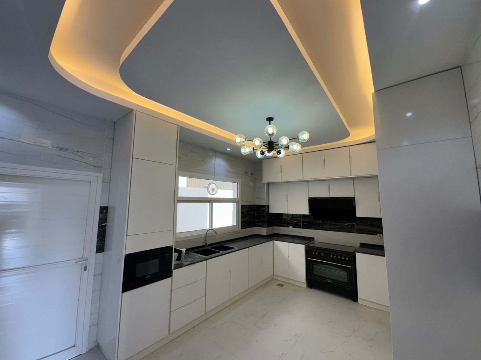 A brand new luxury villa ready for rent in Al Yasmeen