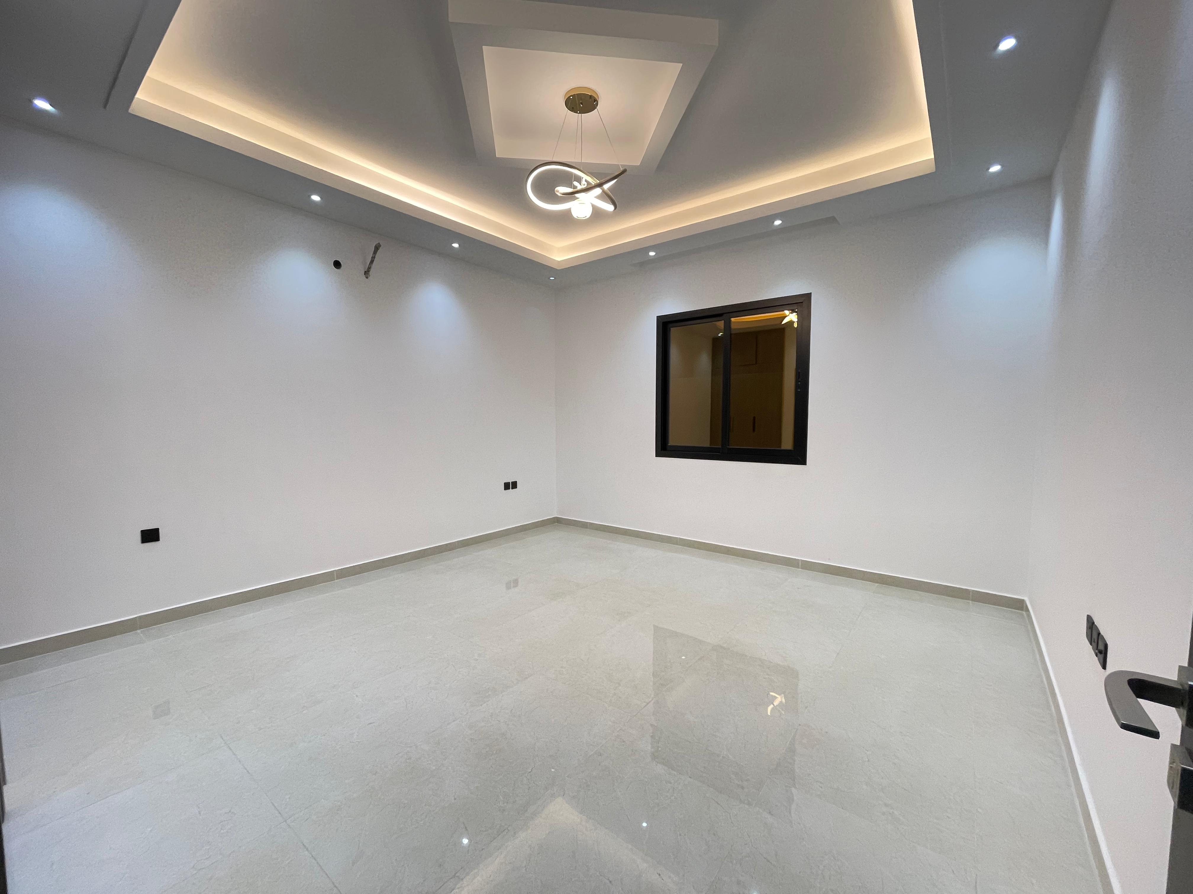 Al Hellio 2, Prime Location Residential luxury executive ready villa for sale in Attractive price