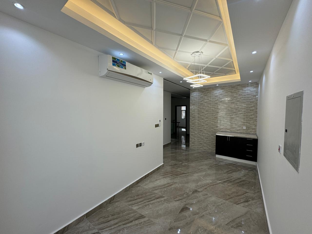 For Rent in Al Zahyaa town house Villa consist 3 Master room 3280sqft .