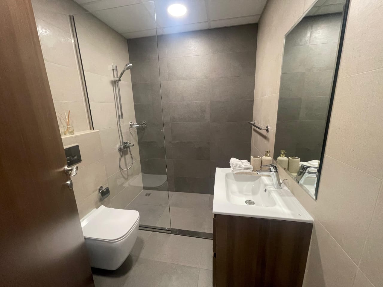 Ajman Phase 2 * STUDIO 5% down payment in the best and most powerful project in the Emirate of Ajman.