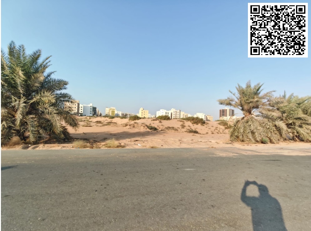 Corner Plot Commercial / Residential Size: 15,526 Sqft Permission: G+23.